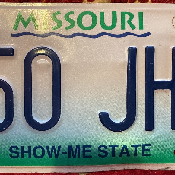 Rustic Retro Missouri License Plate - Picture 3 of 11